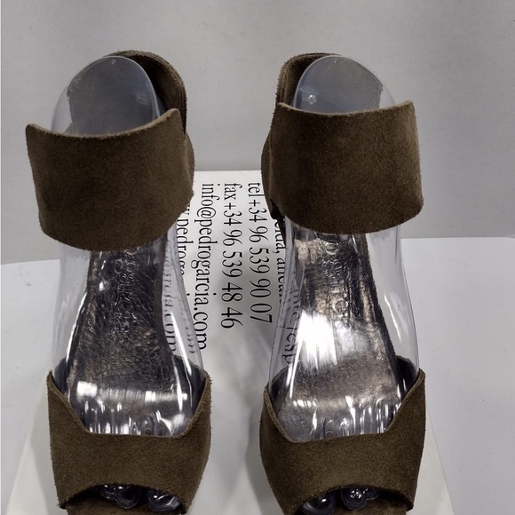 Pedro Garcia Women's Tan Suede Heels size 6 pre owned Exellent condition - Picture 11 of 13